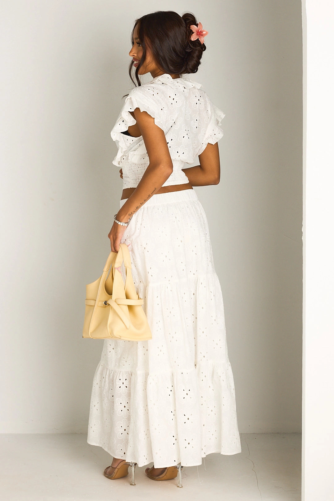 Ensemble deux pièces blanc à broderie anglaise